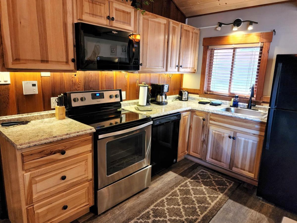 The Inn On Fall River & Fall River Cabins เอสเทสพาร์ค ภายนอก รูปภาพ